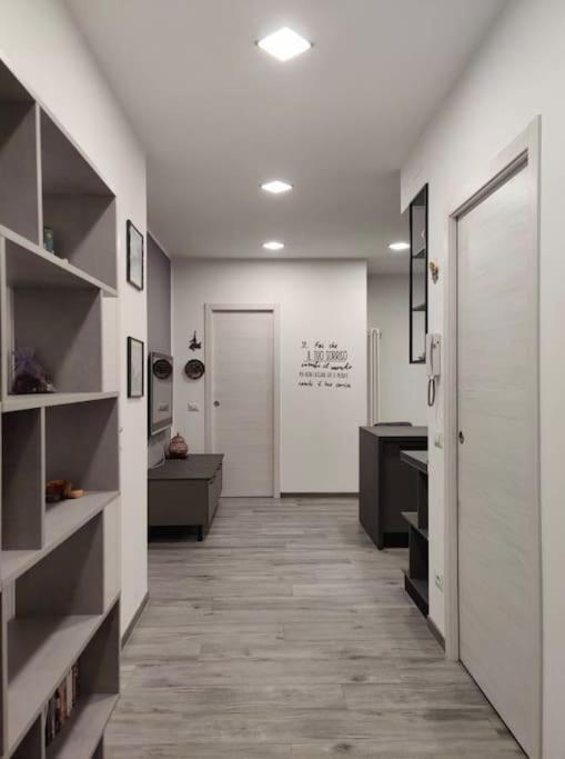 Appartement De Angeli District à Milan Extérieur photo
